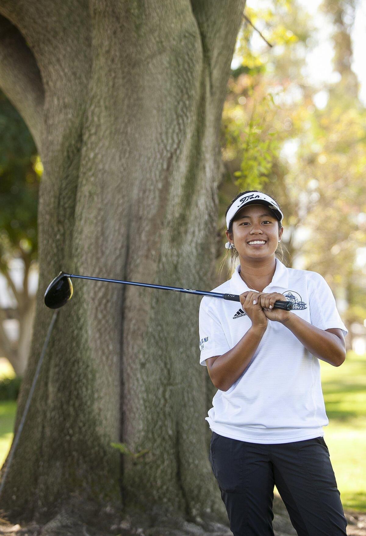 Corona del Mar High senior Alyaa Abdulghany, the 2015 CIF State girls’ golf champion, set a new course and school record with an 8-under score at El Niguel Country Club on Wednesday.
