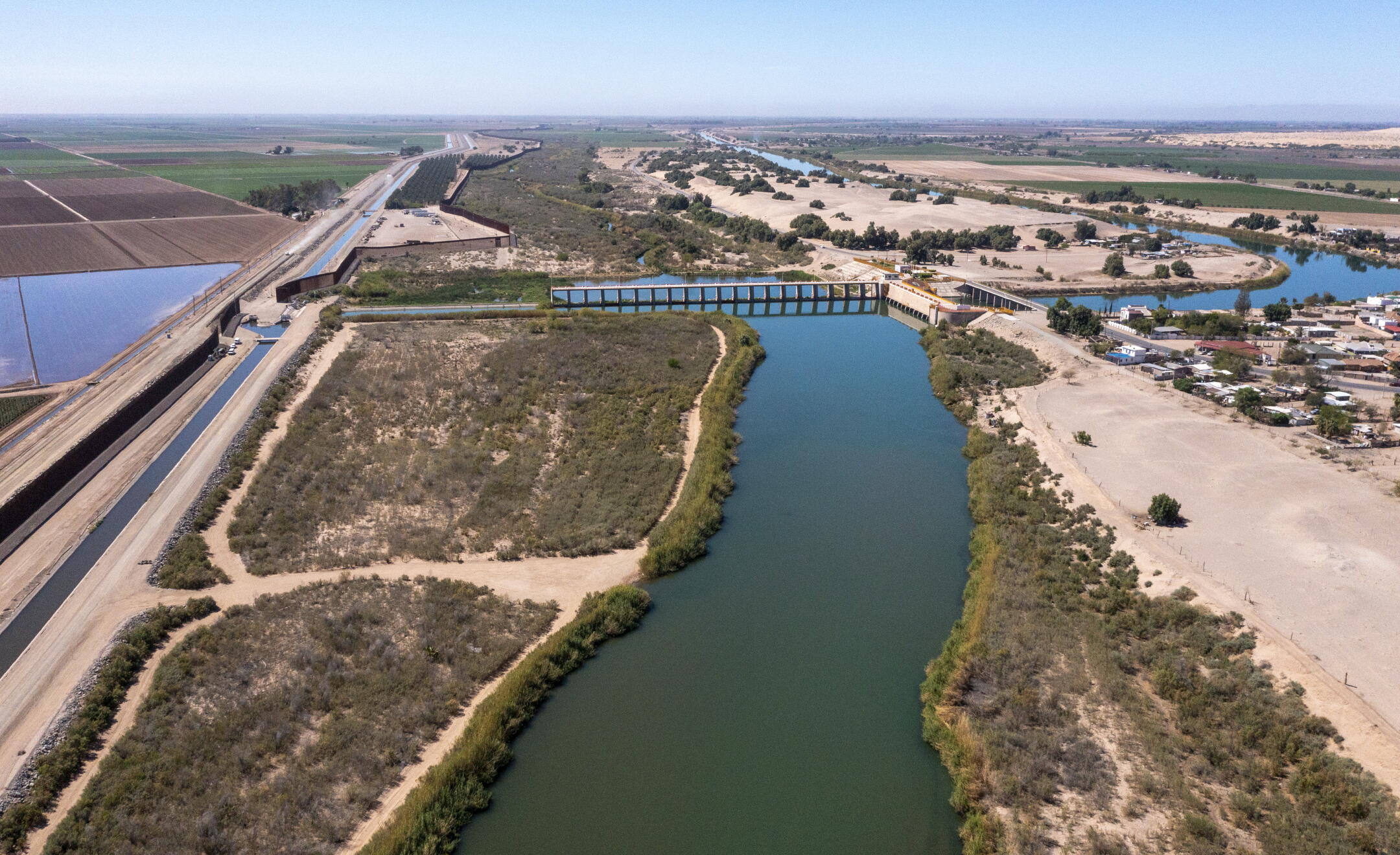 Water Río Colorada En México, donde el menguante río Colorado ya no desemboca en el mar ...
