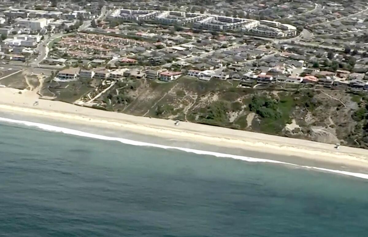 A 5,000-gallon sewage spill closes RAT Beach near Torrance.