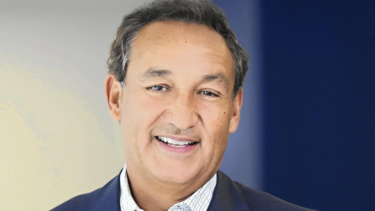 Oscar Munoz will return to work at United Airlines next week, two months after a heart transplant.