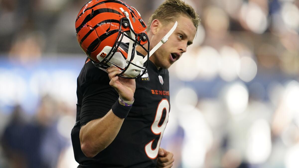 EAST RUTHERFORD, NJ - SEPTEMBER 25: Cincinnati Bengals place kicker Evan  McPherson (2) prior to the National Football League game between the New  York Jets and the Cincinnati Bengals on September 25