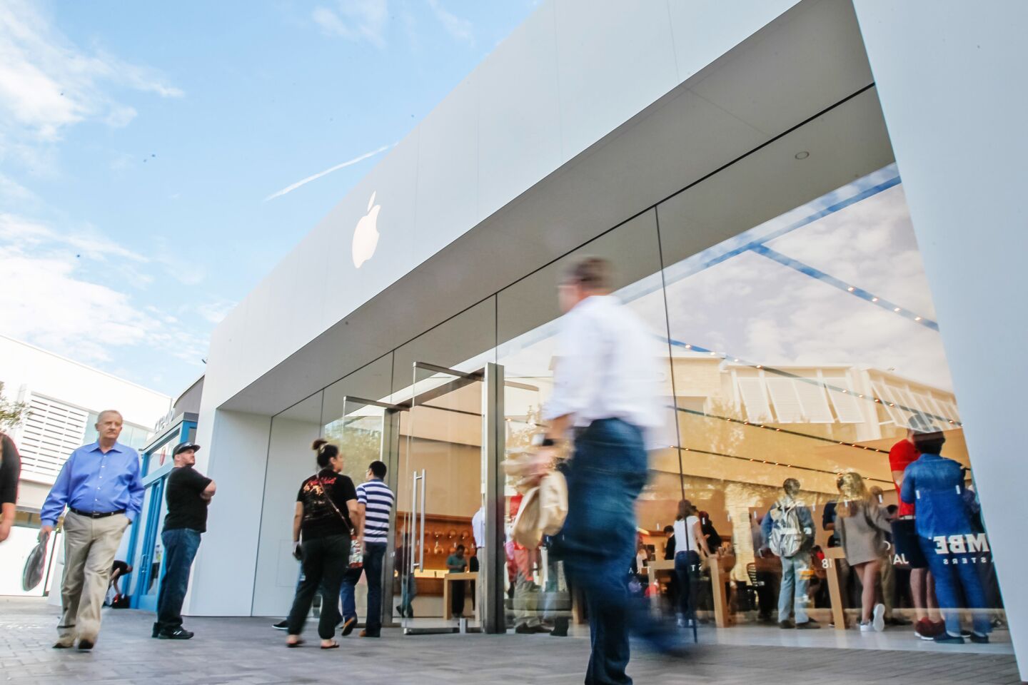 The New Apple Store at UTC
