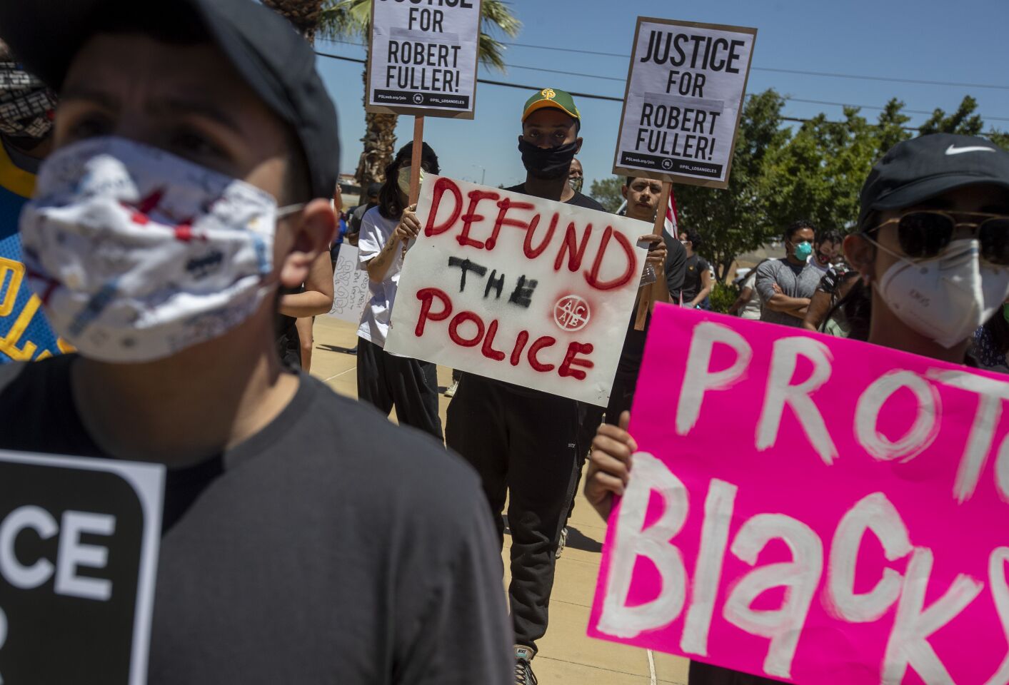 Thousands protest in Palmdale over the death of Robert Fuller