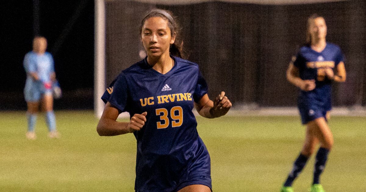 UC Irvine women’s soccer leads charge to find stem cell donor as teammate fights cancer