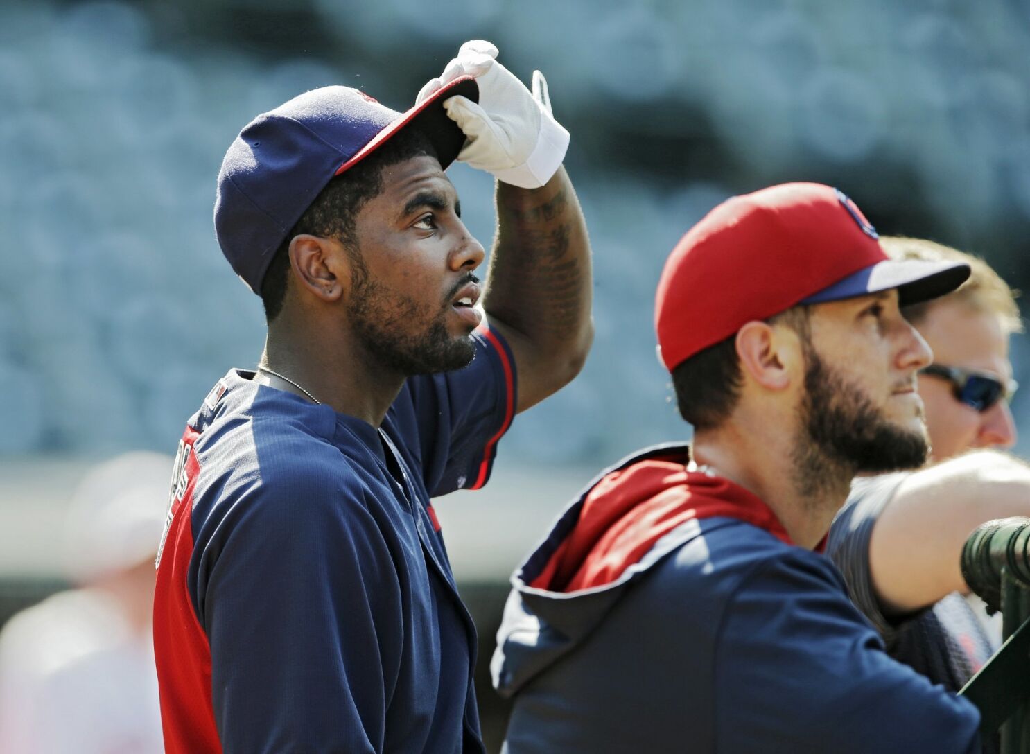 Cavaliers All-Star Irving tries hand at baseball