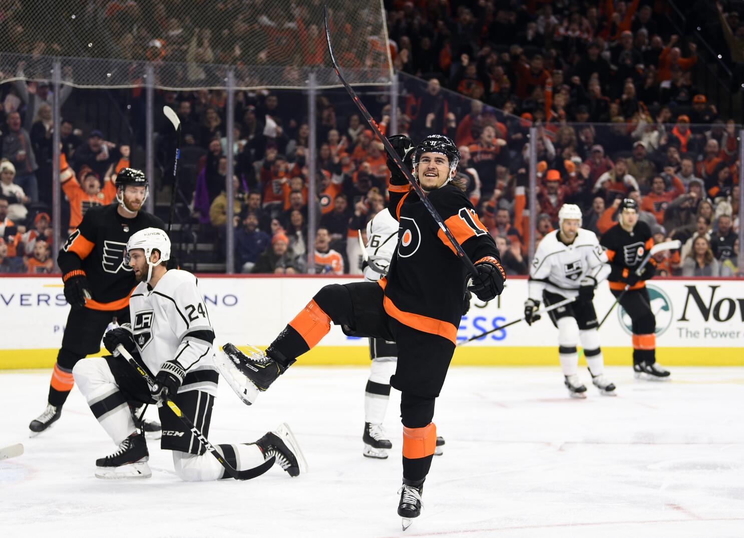 Konecny records hat trick, leads Flyers past Penguins 5-2