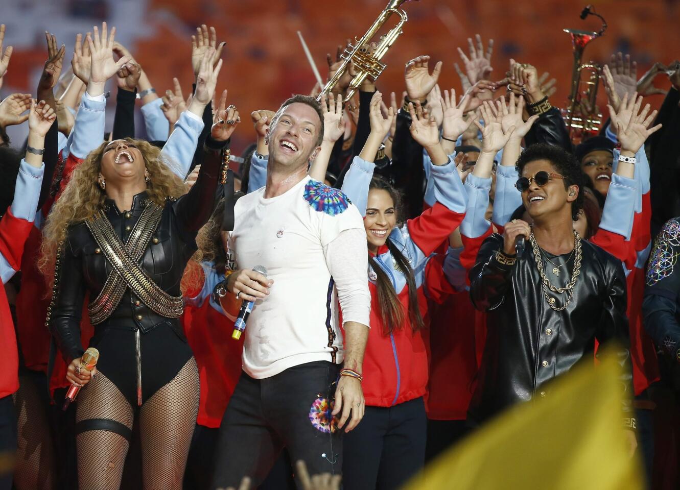Beyonce, Chris Martin and Bruno Mars perform during the halftime show of the NFL's Super Bowl 50. EFE/EPA/TANNEN MAUR