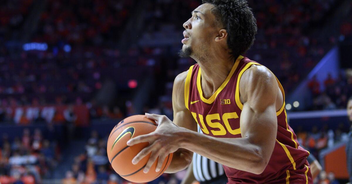 Hastalık USC erkeklerini vurur, ancak Desmond Claude'un dönüşü Penn State'i yenmelerine yardımcı olur