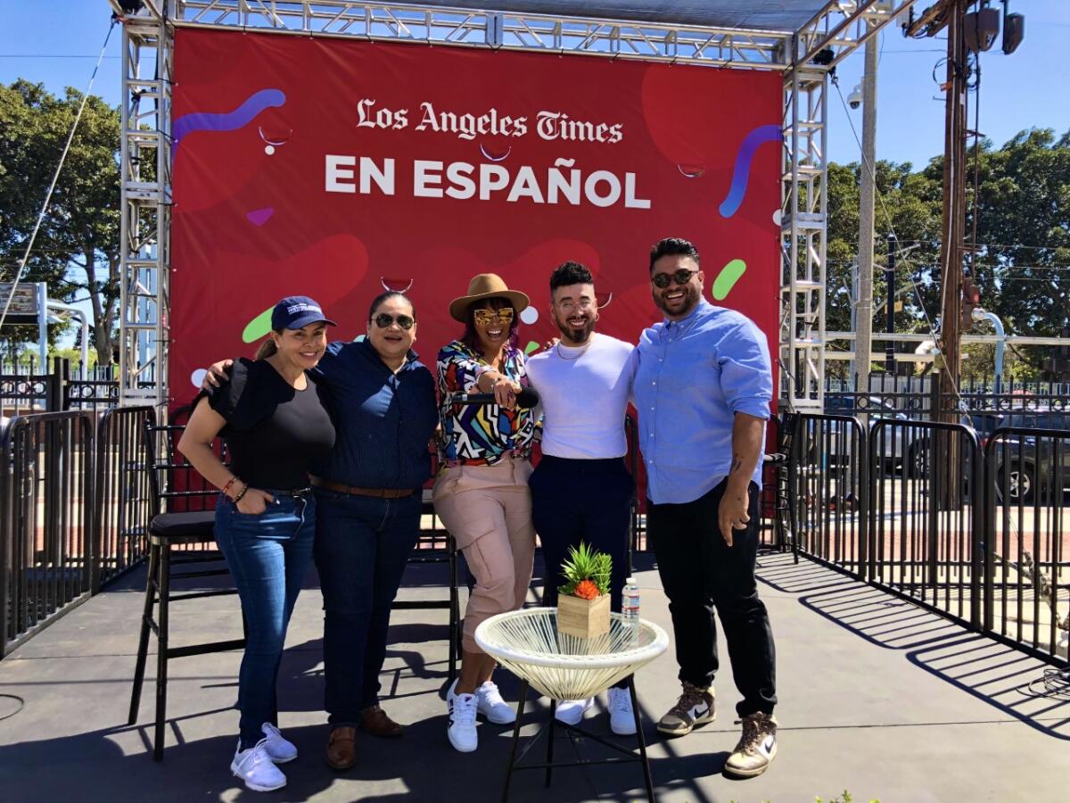 Los participantes del panel sobre inmigrantes de El Salvador.