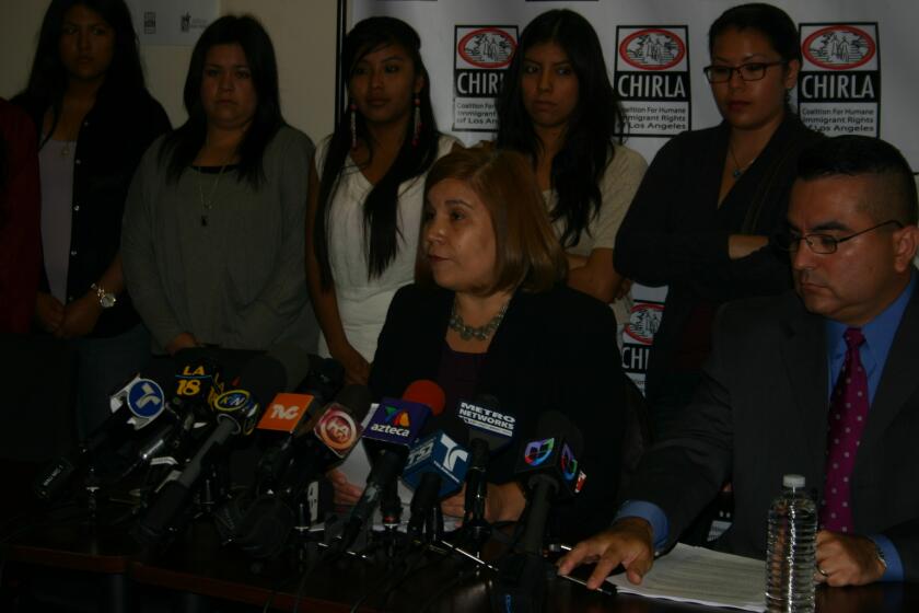 En esta foto de archivo aparece en conferencia de prensa Angélica Salas, directora ejecutiva de la la Coalición de los Derechos Humanos de los Inmigrantes (Chirla).