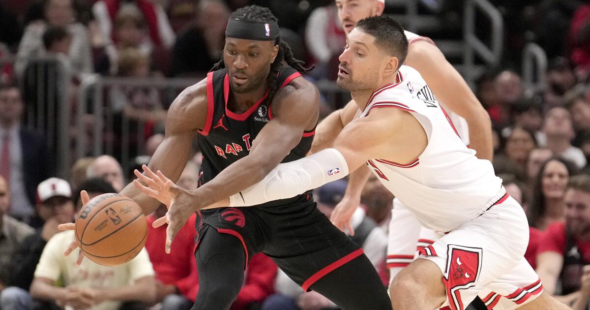 Alex Caruso’s Game-Winning Three-Pointer Lifts Bulls to 104-103 Overtime Victory against Raptors