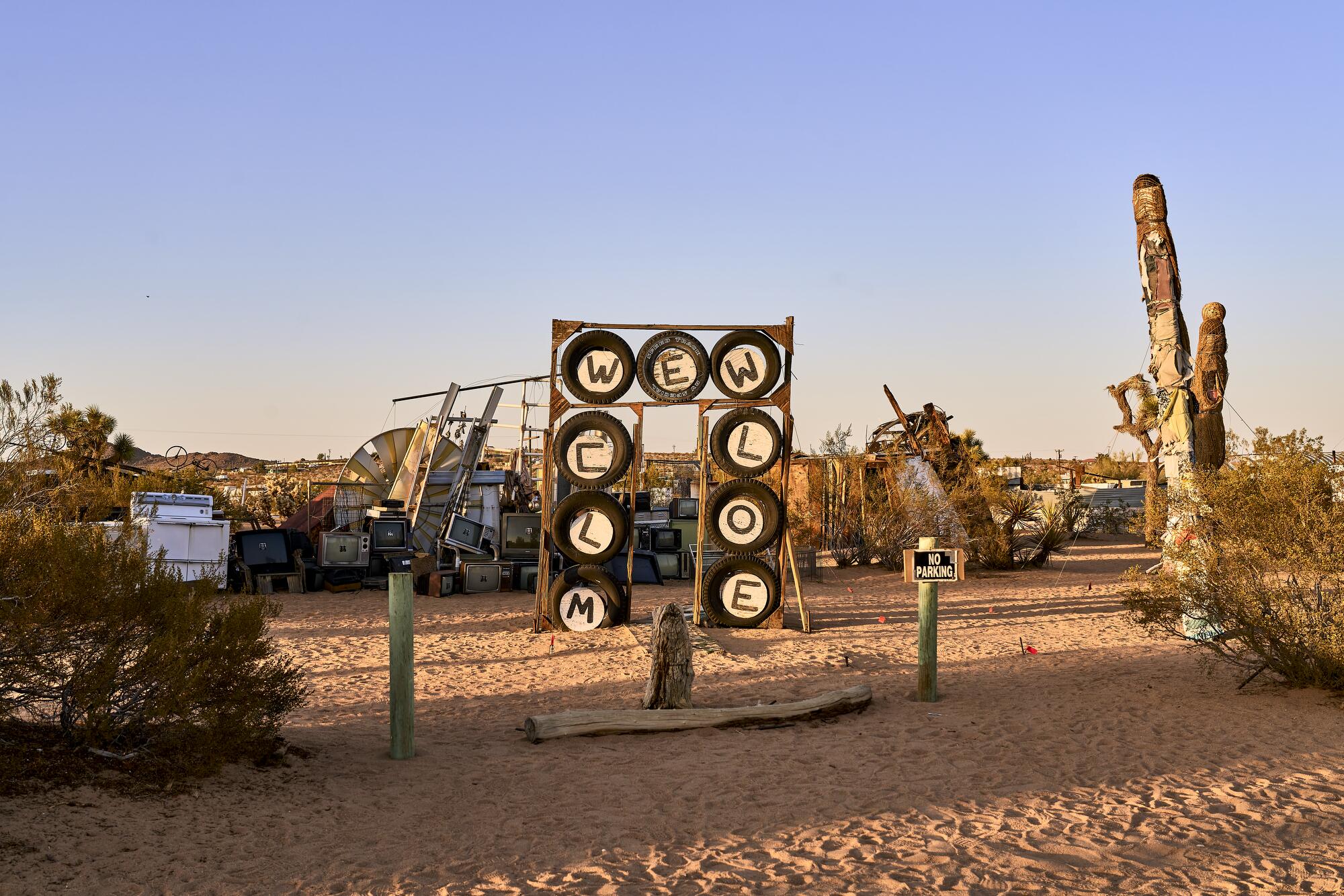 “Untitled (Welcome Sign), 1998”, at the Noah Purifoy Outdoor Desert Art Museum. 