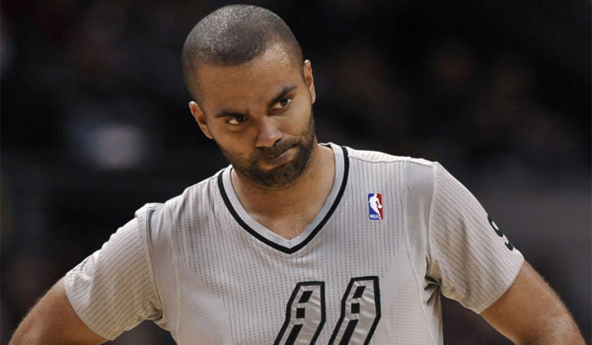 Spurs star Tony Parker issued an apology Monday after controversial photos of him surfaced over the weekend.