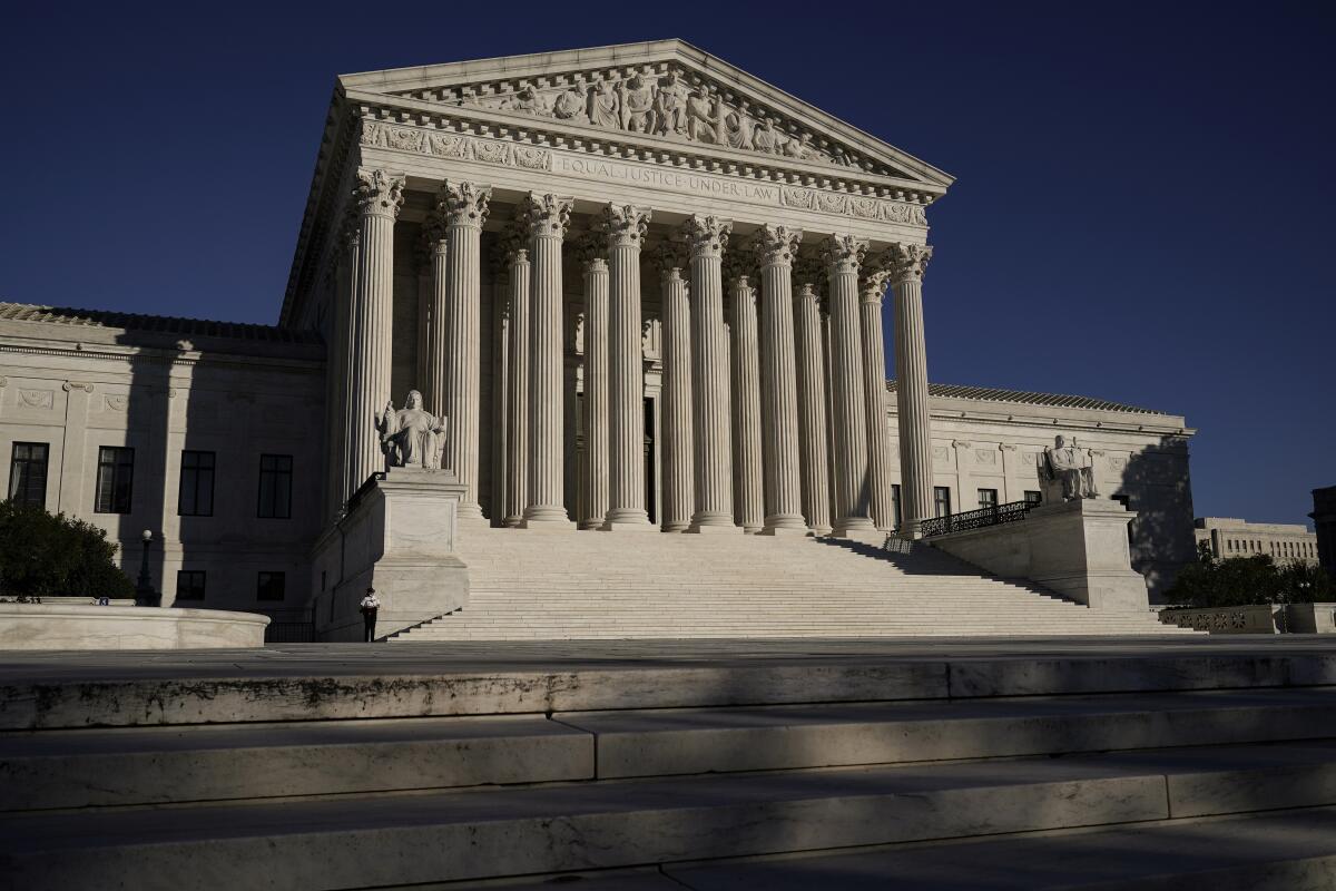 En esta foto del 4 de noviembre del 2020 se ve la Corte Suprema de Estados Unidos, en Washington. 