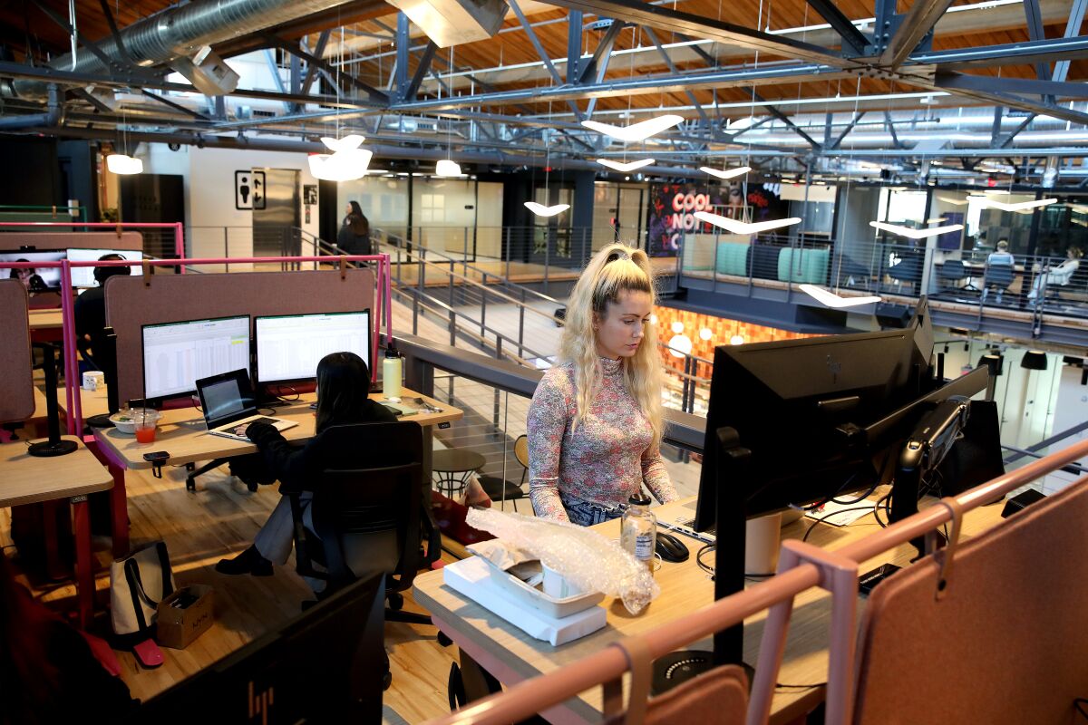 Drop-in workstations upstairs at L'Oréal.