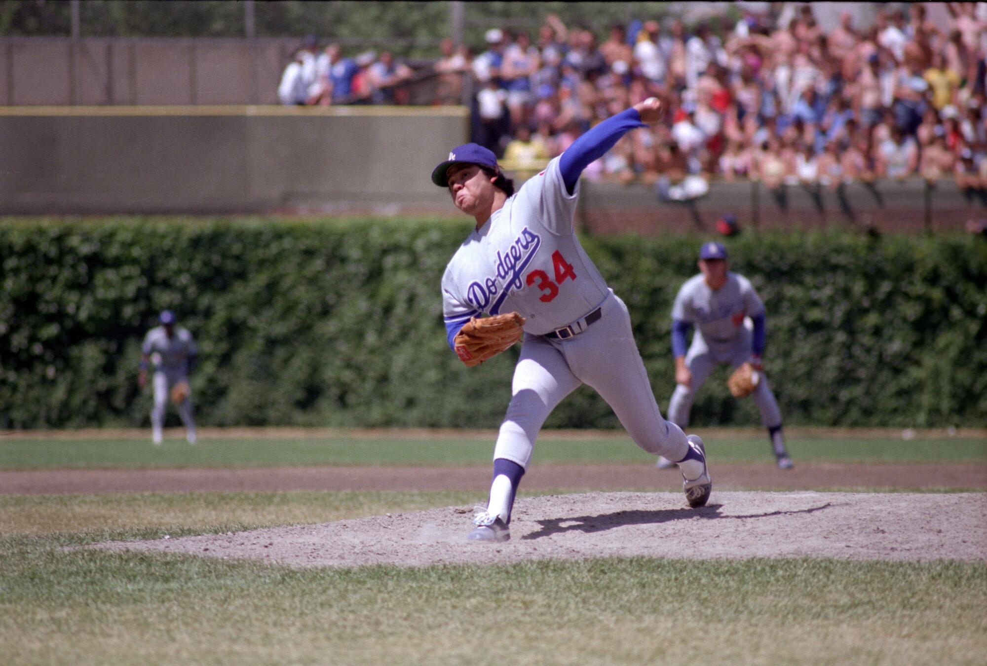 Fernando Valenzuela delivers for the Dodgers against the Chicago Cubs in 1981.