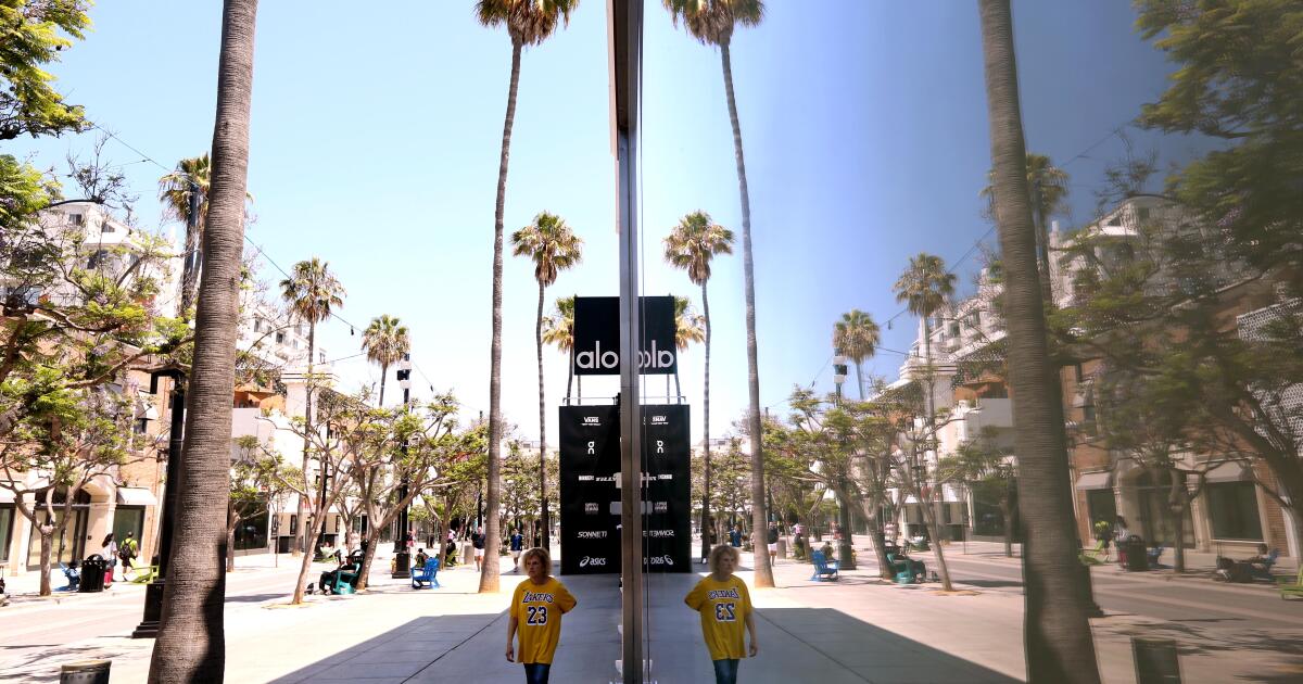 Santa Monica’s Third Avenue Promenade is a retail relic.