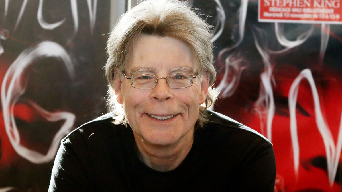 Stephen King wrote a scary clown book. But now he says people shouldn't be afraid of clowns.