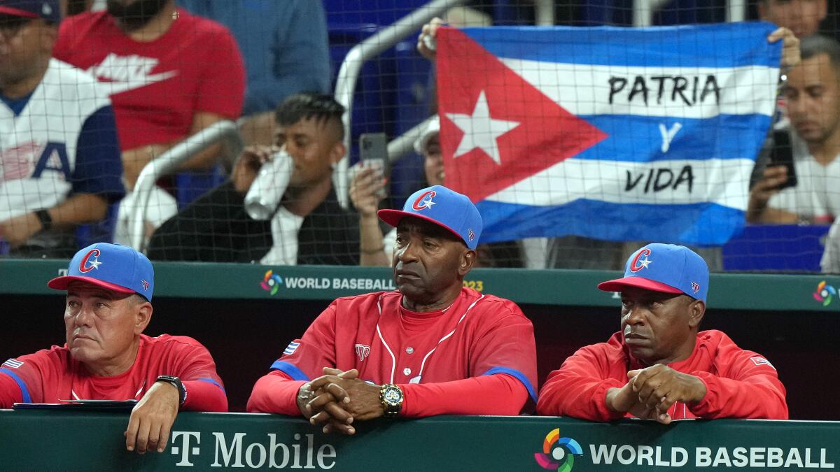 MLB reaches deal that will allow Cuban players to sign with teams without  defecting - Los Angeles Times