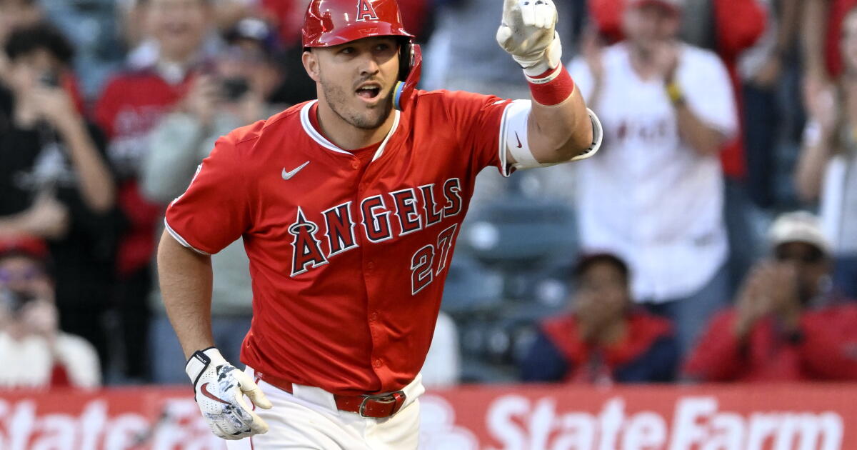 Angels'ın bocalaması nedeniyle Mike Trout tekrar sahalardan uzak kalacak ve dizinden ameliyat olacak