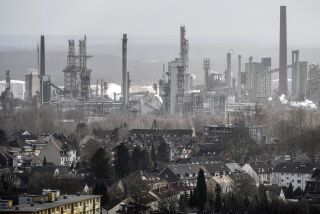 Esta fotografía muestra la segunda mayor refinería de BP en Alemania, el lunes 30 de enero de 2023, en Gelsenkirchen, Alemania. (AP Foto/Martin Meissner)