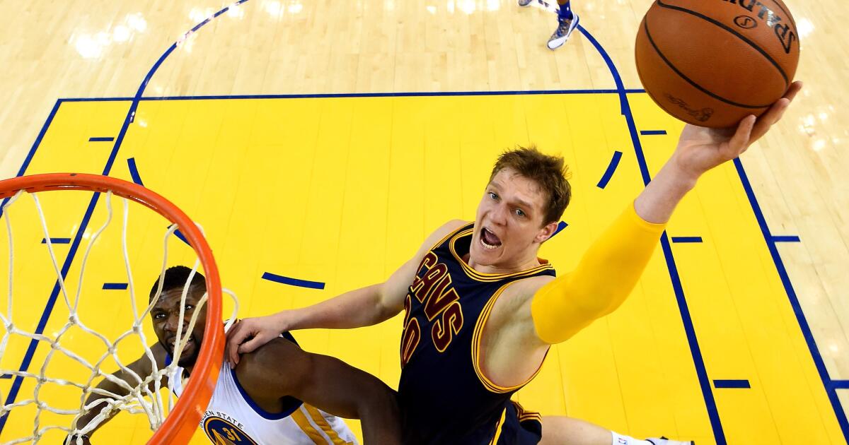 Timofey Mozgov Injury: Updates on Lakers Center's Tailbone and Return, News, Scores, Highlights, Stats, and Rumors