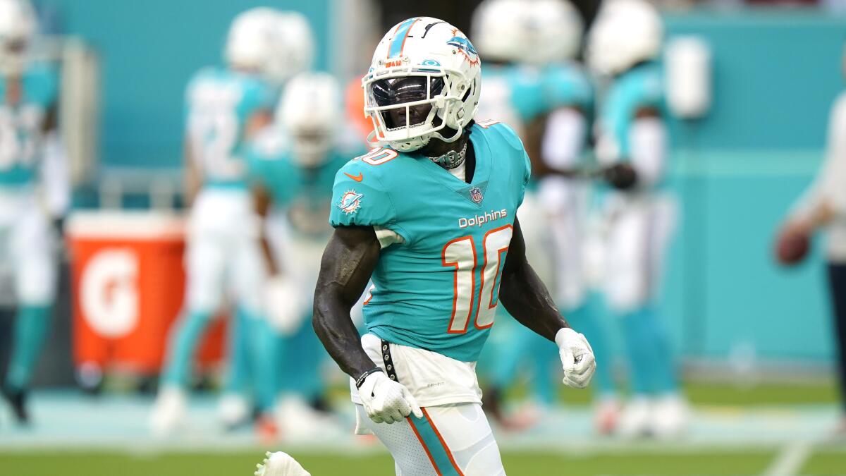 Going half speed is never an option for Dolphins' Tyreek Hill