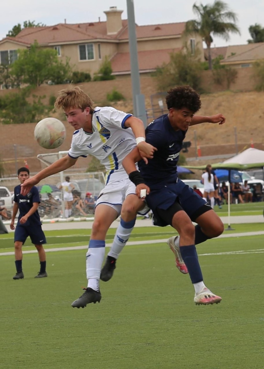 Zac Fraser (Links) Von Den Boys Cardiff Sockers 2005 Gegen Rebels Sc San Diego In Der So Cal State Cup Soccer Championship.