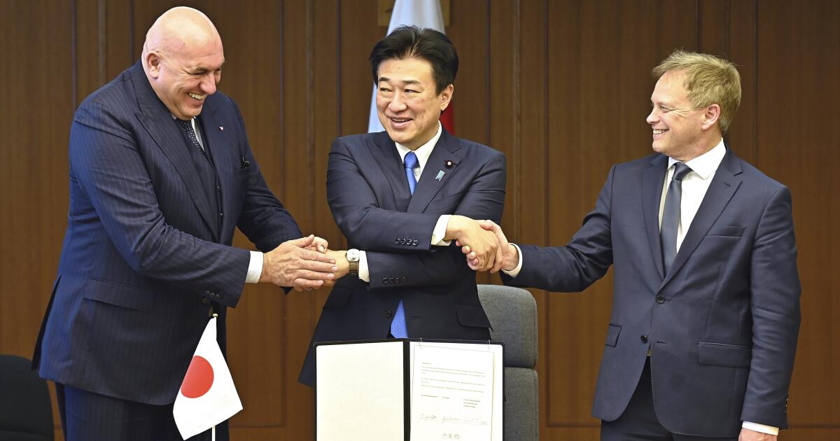 日本、最近平和主義の原則を破り、他の国への戦闘機販売計画の承認