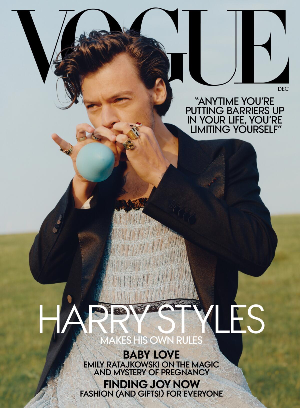 Harry Styles is the first man to grace Vogue's cover alone - Los Angeles  Times