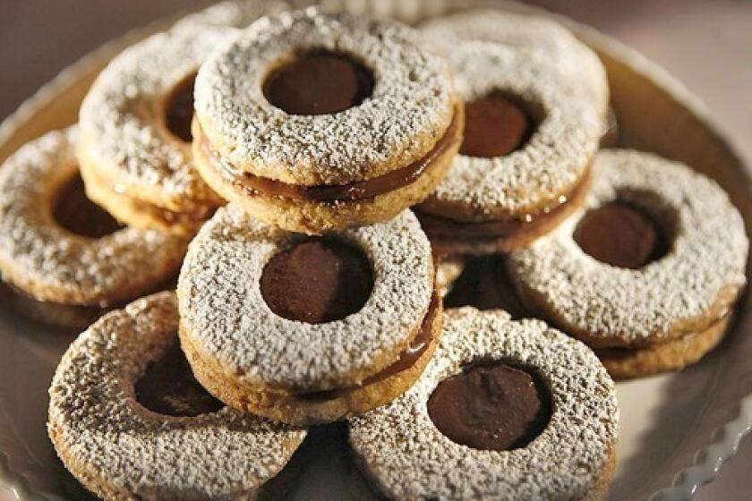 Homemade hazelnut-chocolate spread gets the cookie treatment.