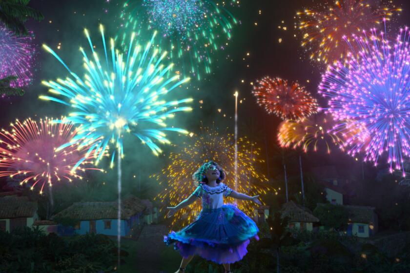 En esta imagen difundida por Disney, Mirabel, cuya voz hace Stephanie Beatriz, en una escena de la cinta animada "Encanto". (Disney vía AP)