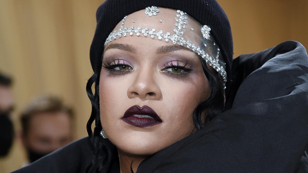 How to Stream the 2023 Super Bowl and Rihanna's Halftime Show Online – The  Hollywood Reporter