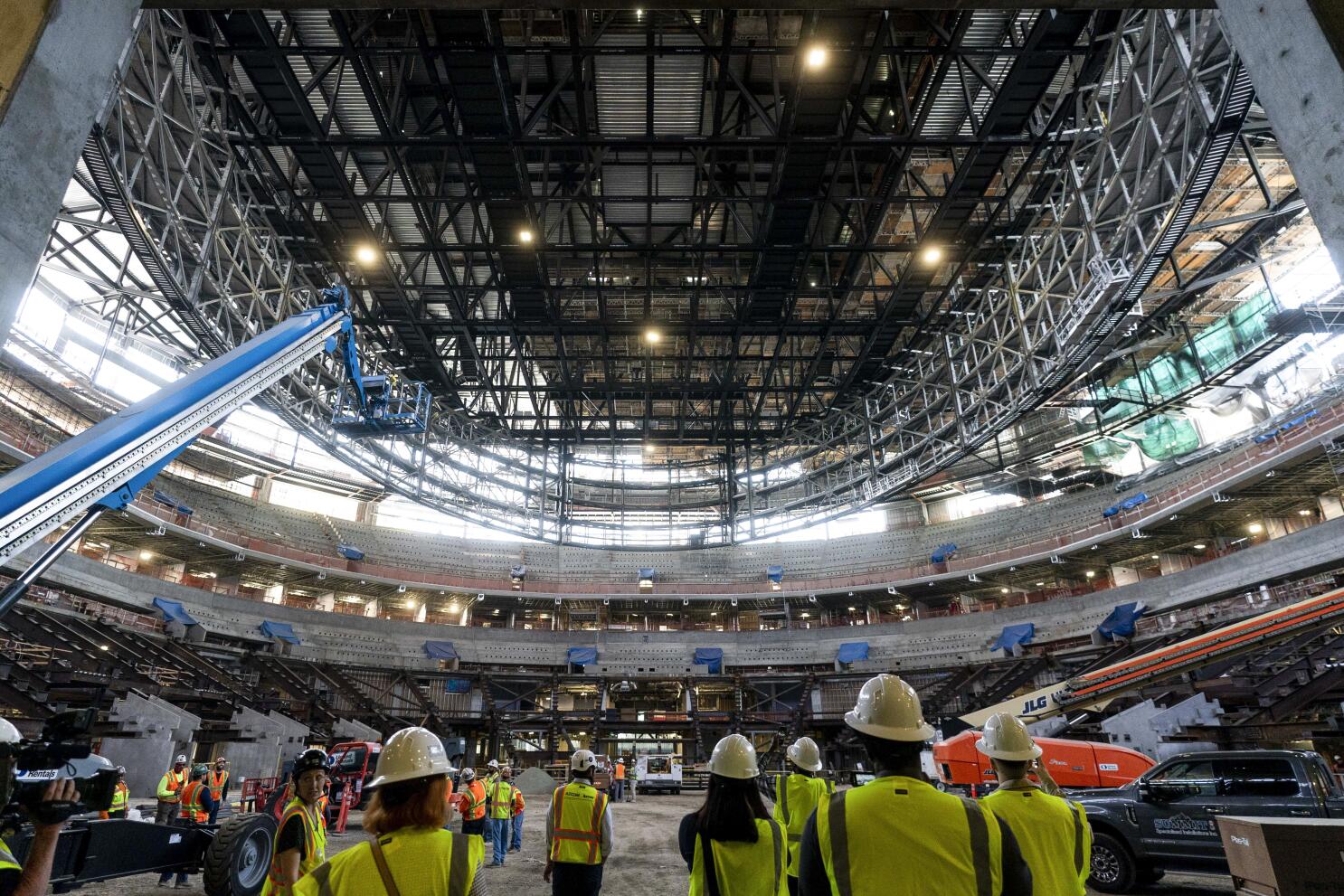 Steel framework for 2-sided halo board in place at LA Clippers' new arena -  The San Diego Union-Tribune