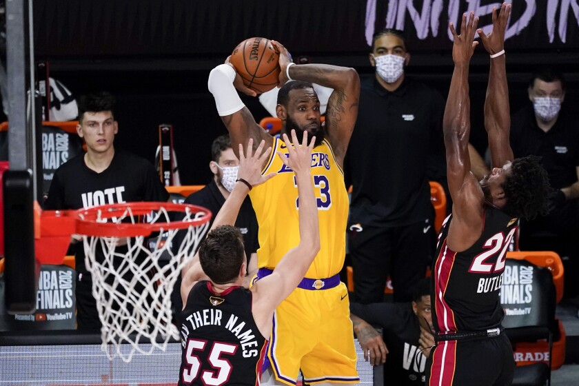 Lakers Defeat Heat 102 96 In Game 4 Of The Nba Finals Los Angeles Times