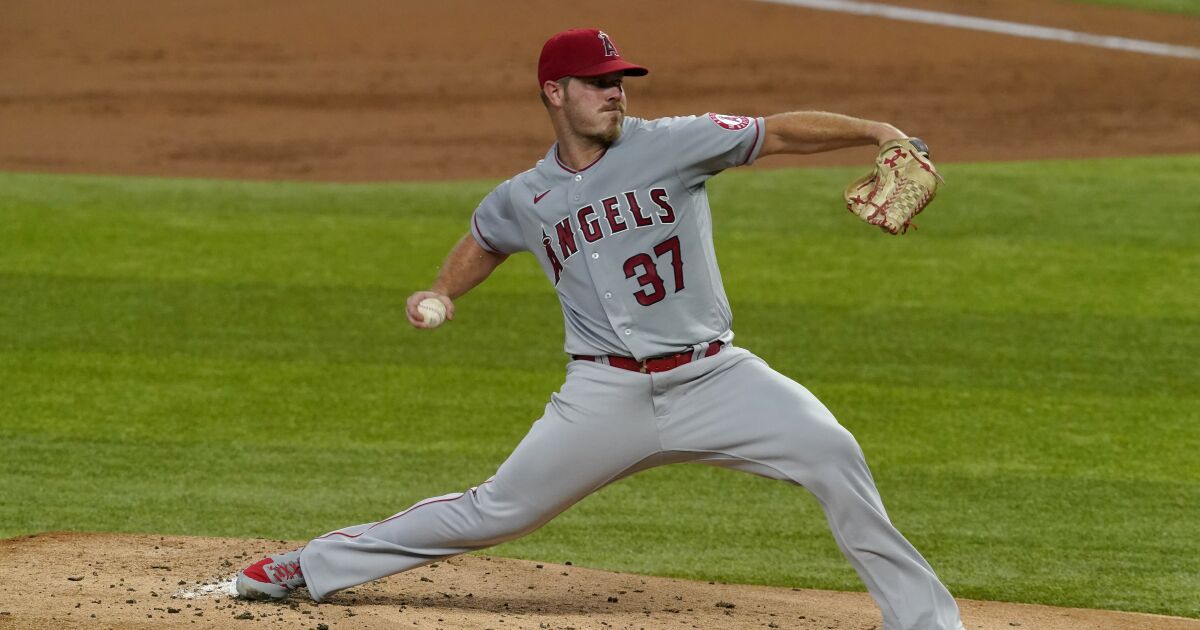 Dylan Bundy, Mike Trout lead Angels over Rangers