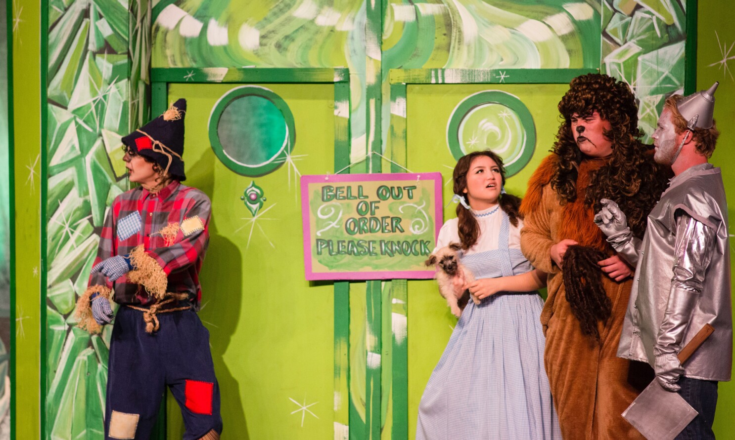 Review Patio Playhouse Presents Charming Wizard Of Oz Musical