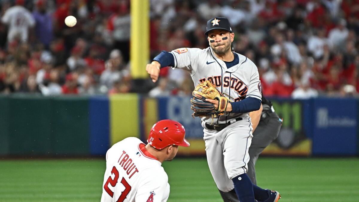 Angels top Astros as Shohei Ohtani leaves early, Mike Trout homers in 6th  consecutive game – Orange County Register
