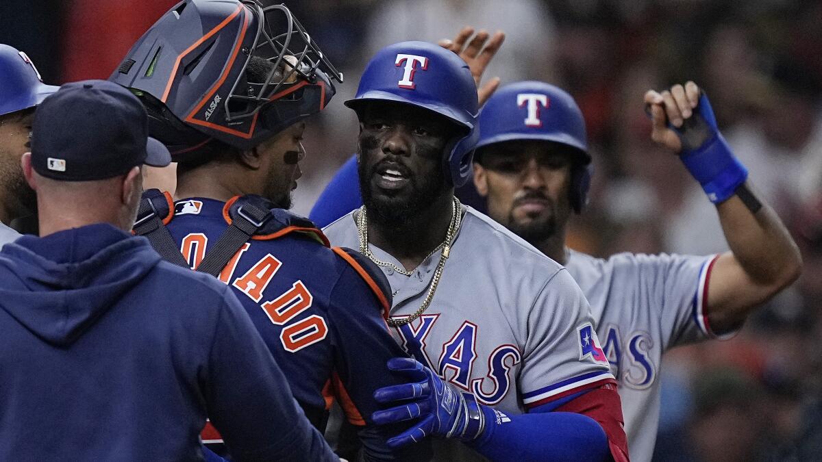 Astros fall on Opening Day for first time since 2012