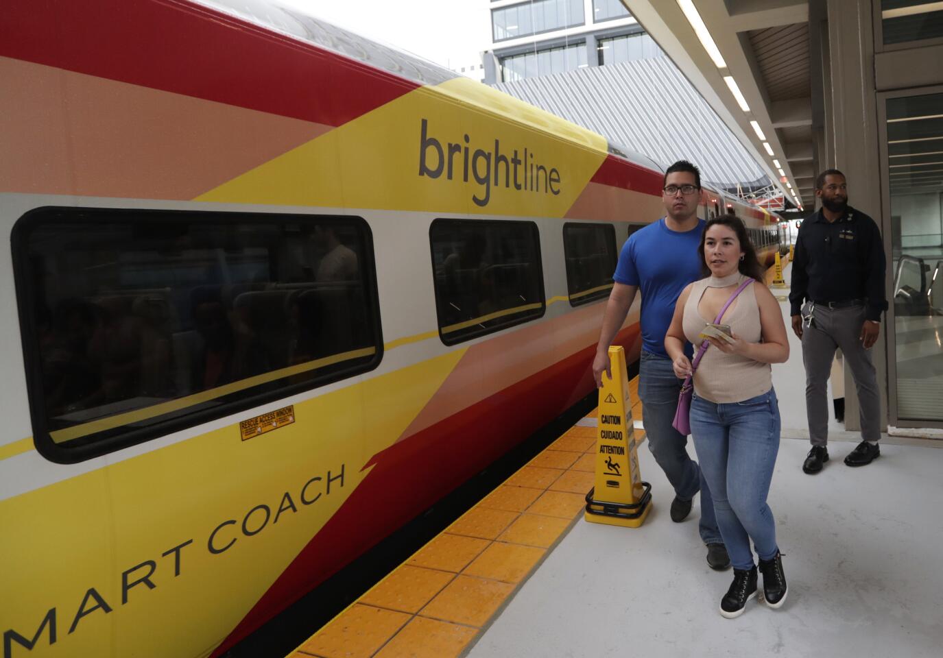 El servicio de trenes de alta velocidad que une Miami, Fort Lauderdale y West Palm Beach ya fue inaugurado.