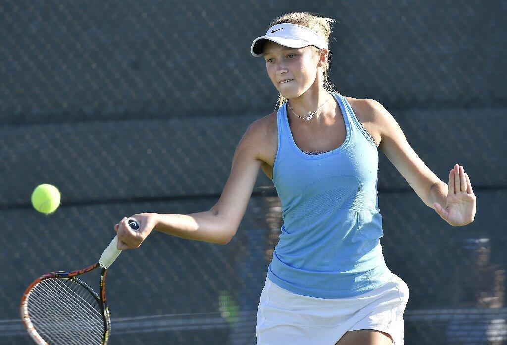 Corona del Mar's Danielle Willson swept at No. 2 singles against University.