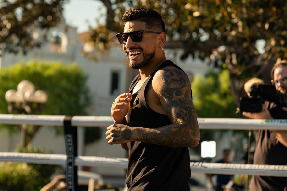 Abner Mares vuelve al ring este domingo después de cuatro años de inactividad.