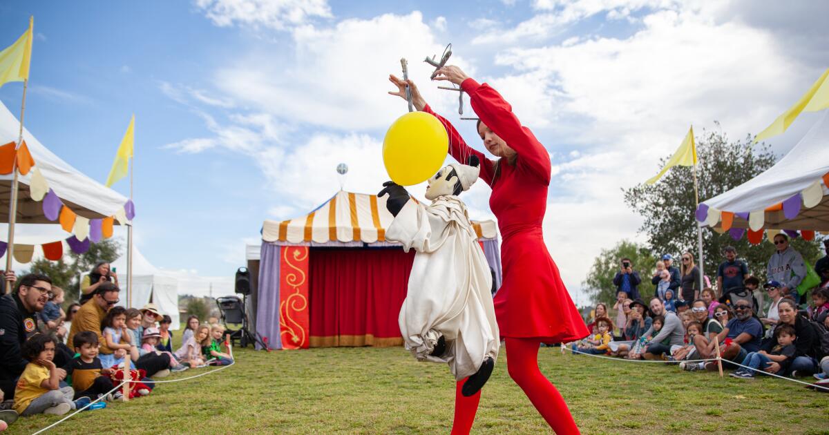 LA'nın kukla severlerine şifa (ve spongeBob) getirmek için Bob Baker Day