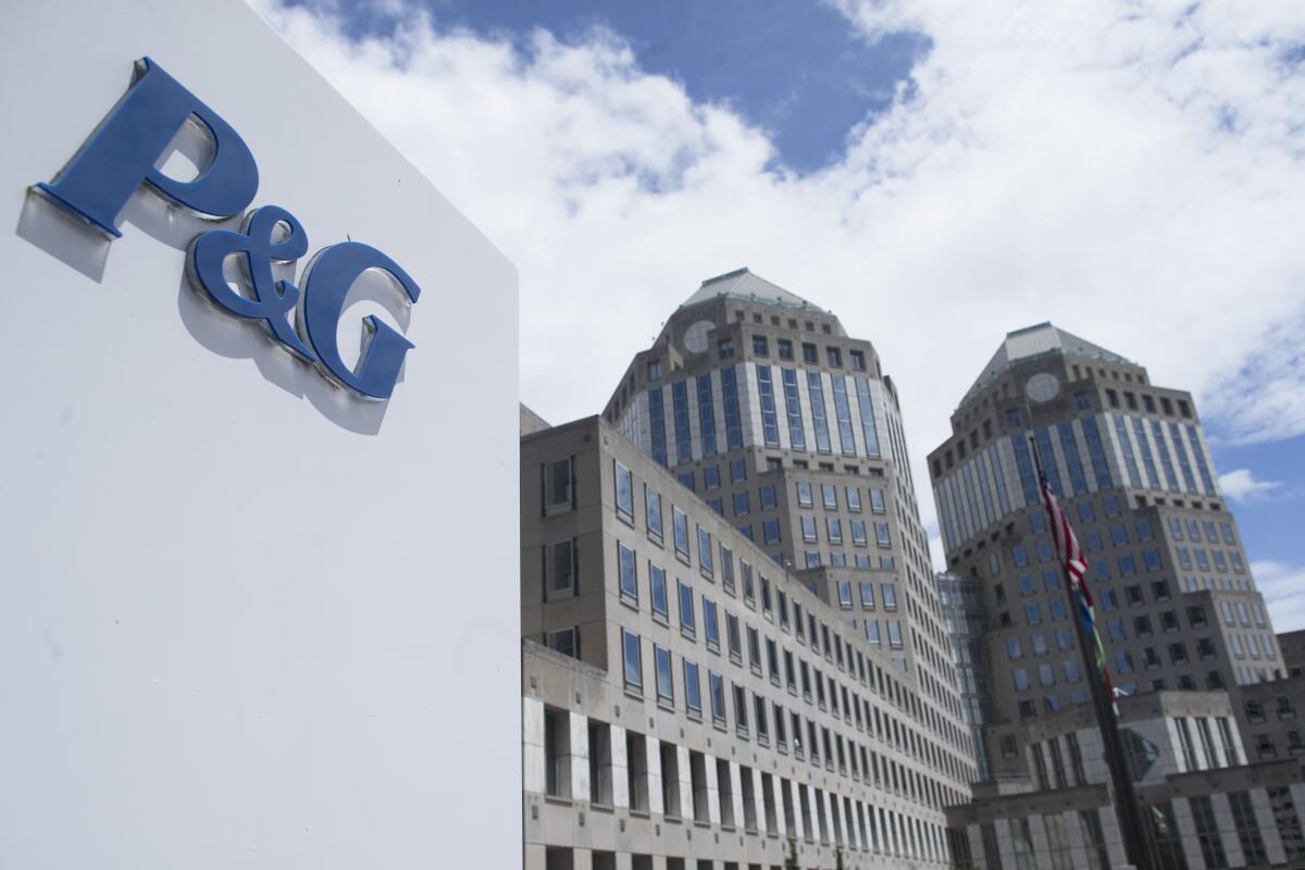 ARCHIVO - el complejo de la sede de Procter & Gamble en el centro de Cincinnati.