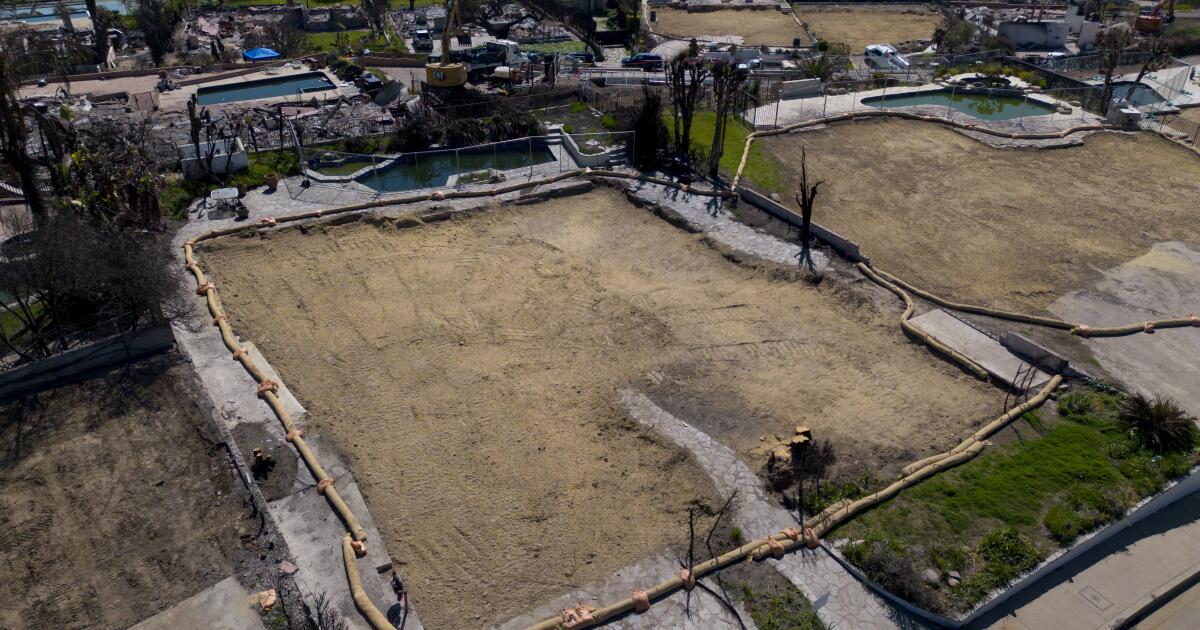 Contributor: Burned heaps in L.A. will sit empty for many years until Congress tweaks the tax code