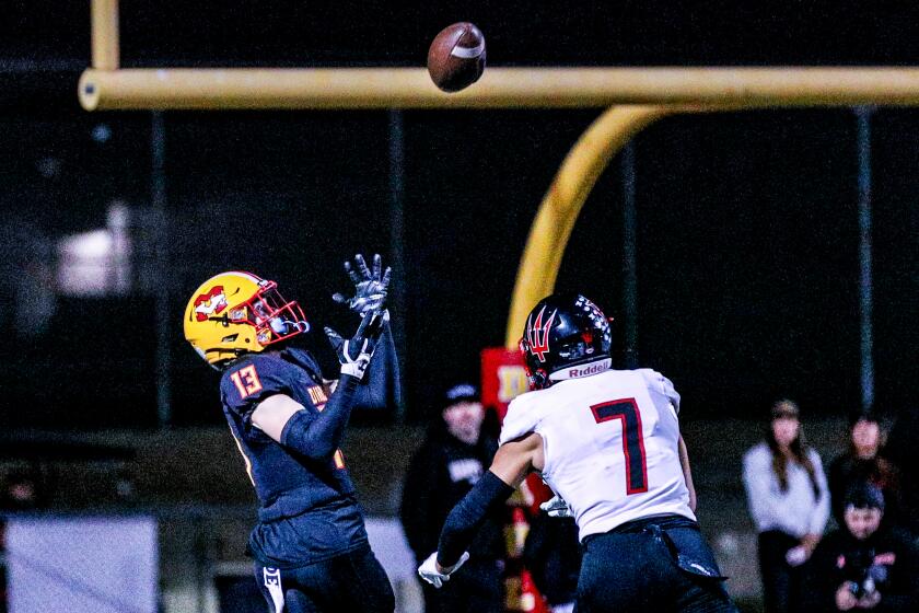 Sophomore Vance Spafford makes touchdown catch for Mission Viejo in Division 2 playoff win over Palos Verdes.