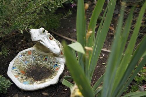 Amy Brenneman's children's garden: Frog sculpture