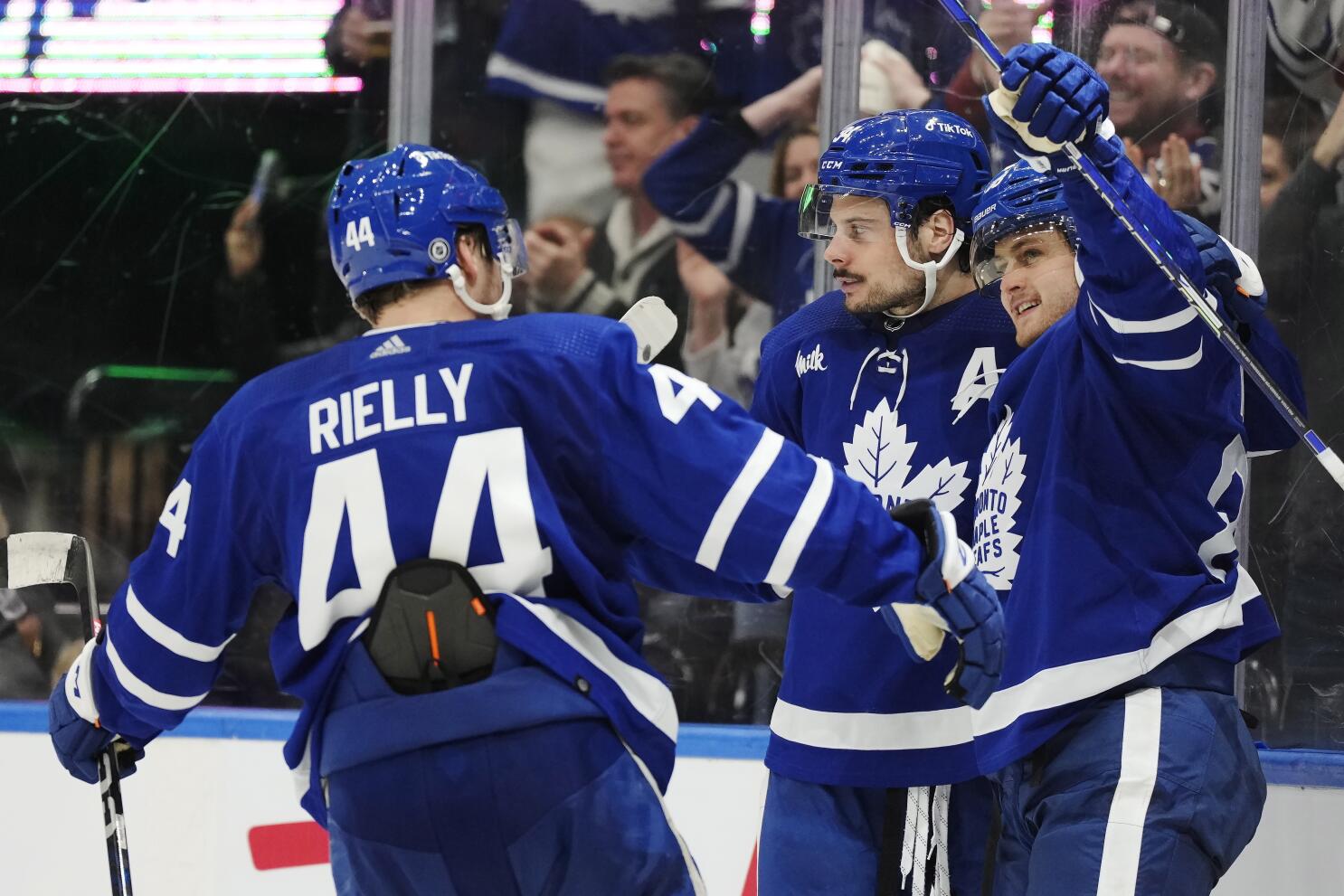 Nylander scores OT winner for Leafs in 2-1 win over Lightning