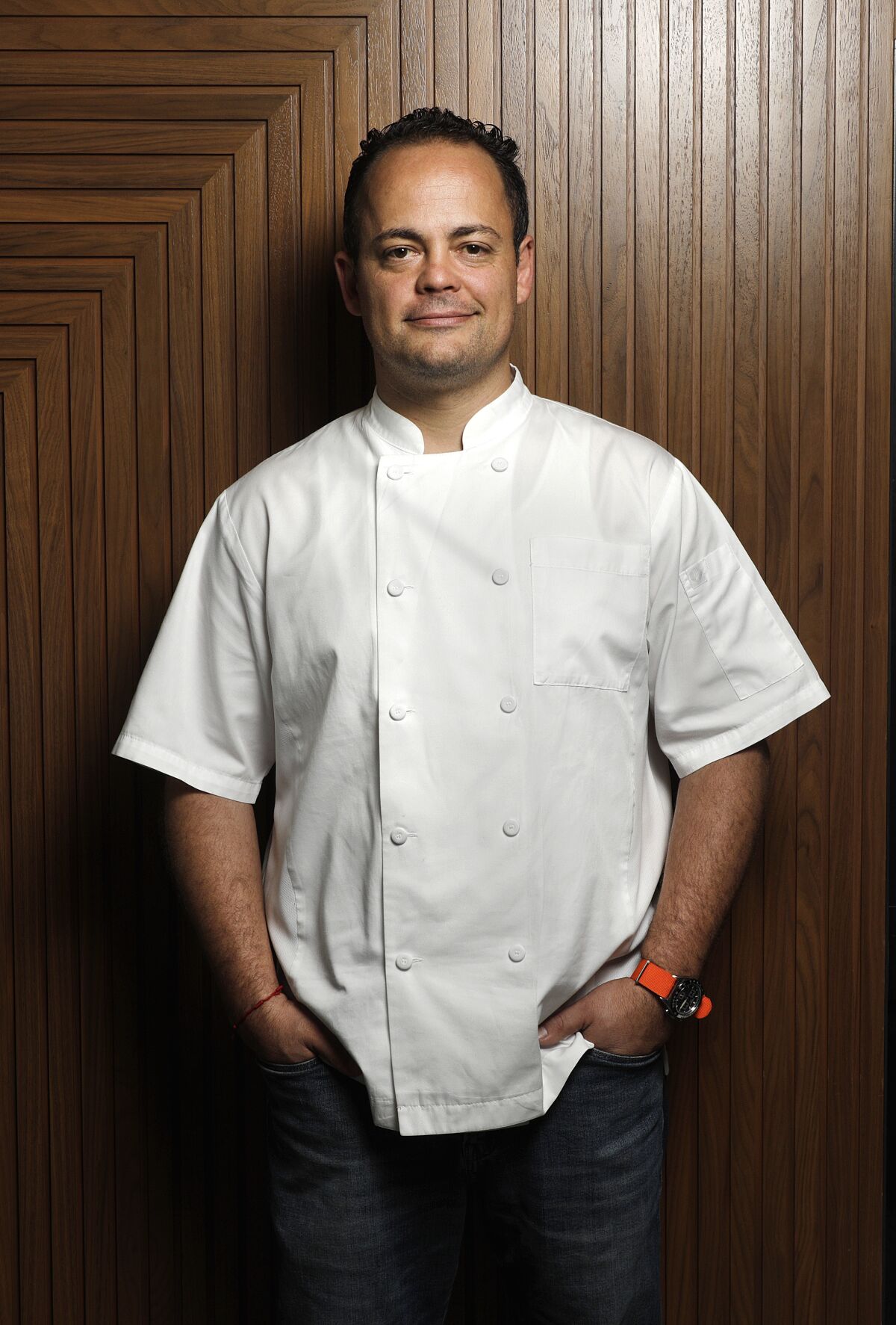 Robert Alkoser, el nuevo chef con estrella Michelin de San Diego, dentro del restaurante mexicano contemporáneo de Oceanside, Valley.  