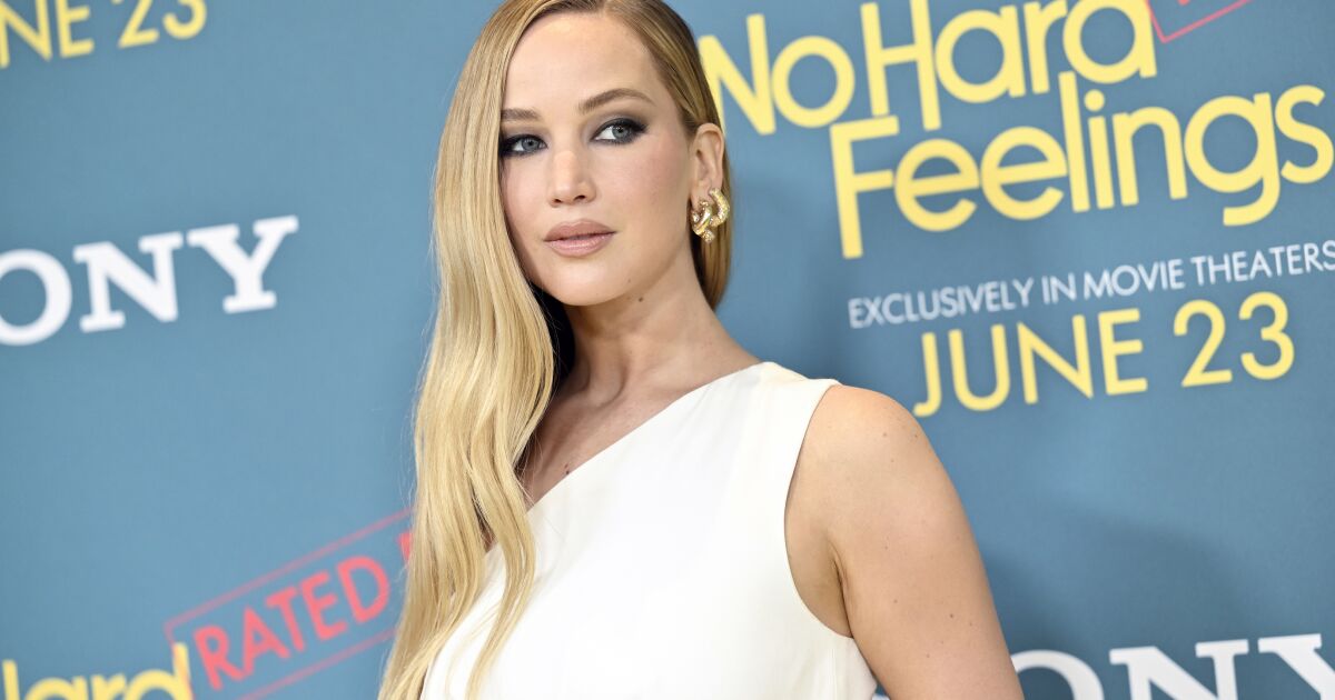 Jennifer Lawrence states she ‘would have no notion how to talk to’ a Technique actor